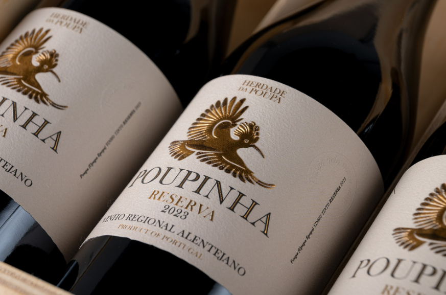 葡萄酒包裝設(shè)計(jì)分享：Poupinha Reserva，以溫暖與意義詮釋土地情懷